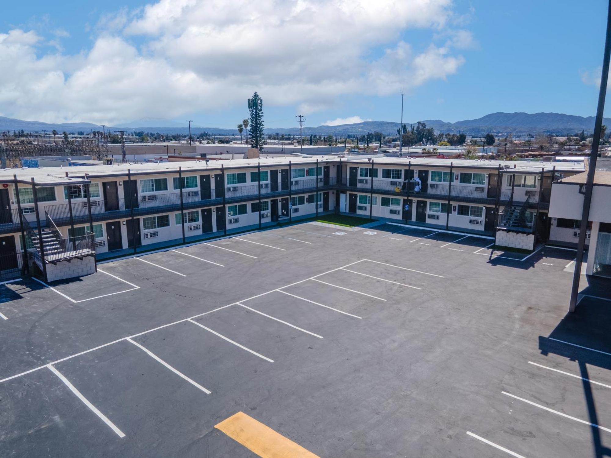 Inland Inn & Suites サン・バーナディーノ エクステリア 写真